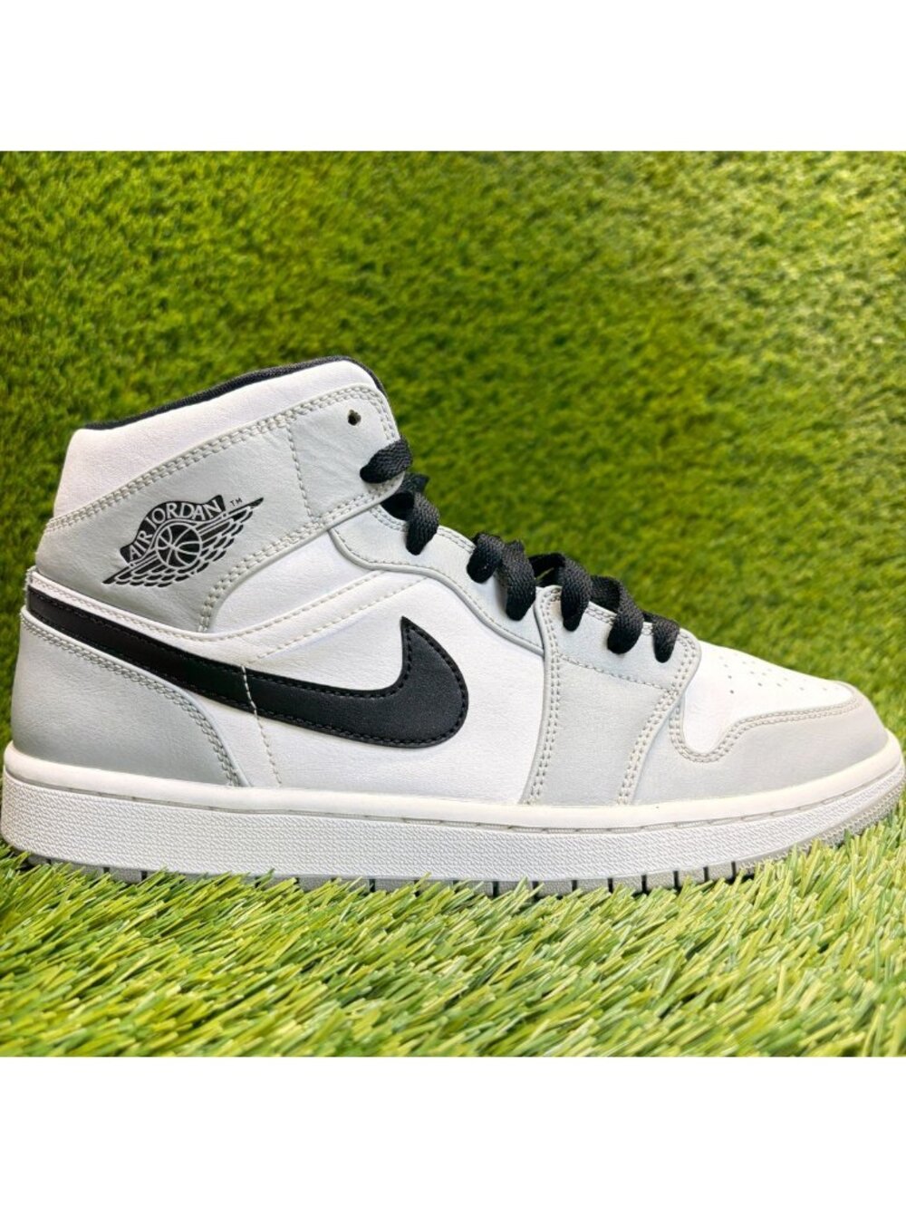 Nike Air Jordan 1 Mid Mens Size 8.5 White Gray Athletic Leather Shoes Sneakers